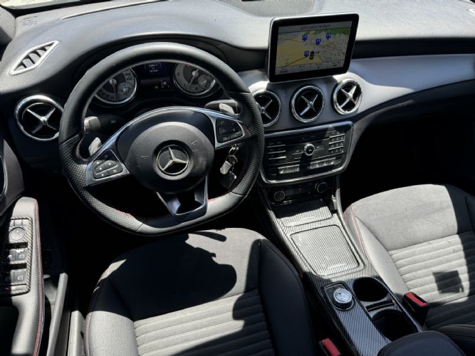 MERCEDESCLA 220D AMG