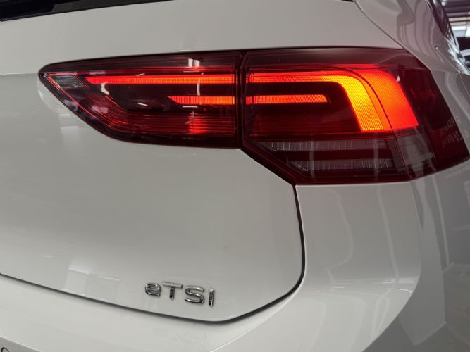 VOLKSWAGENGOLF VIII eTSI 1.0 TSI 110CV