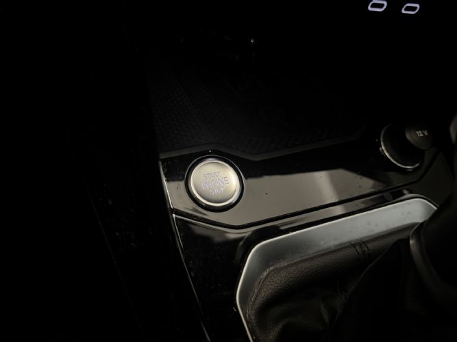 VOLKSWAGENT-ROC RLINE 2.0 TDI DSG 150CV BLACK STYLE