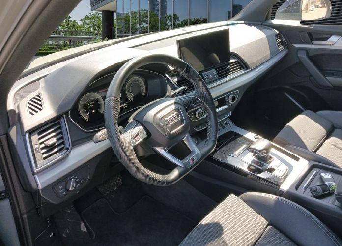 AUDIAUDI Q5 SPORTBACK Black Line 50 TFSIe QUATTRO