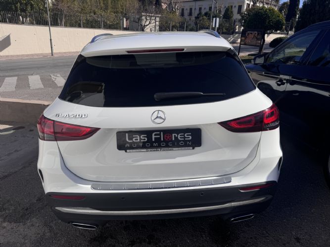 MERCEDESGLA 200 AMG