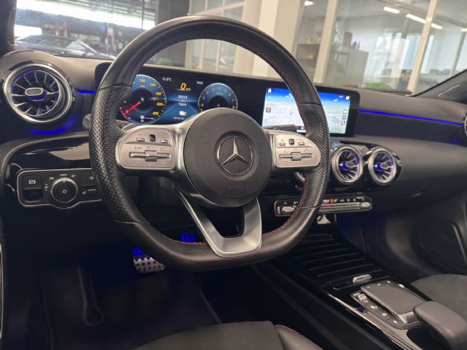 MERCEDESA 250e AMG