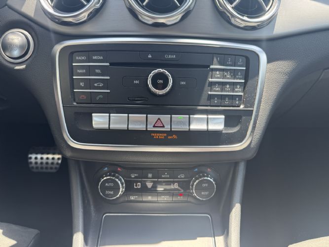 MERCEDESGLA 200D AMG