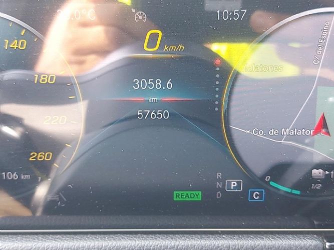 MERCEDESGLA 250e AMG