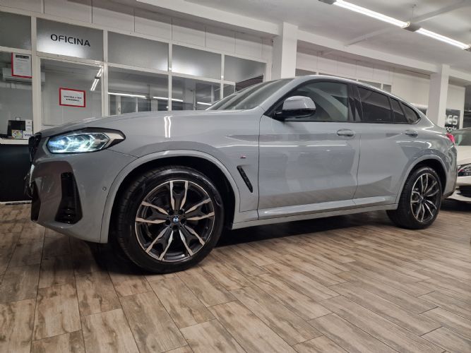 BMWX4 xDRIVE 20D Pack M