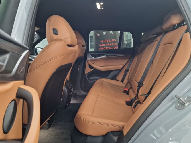 BMWX4 xDRIVE 20D Pack M