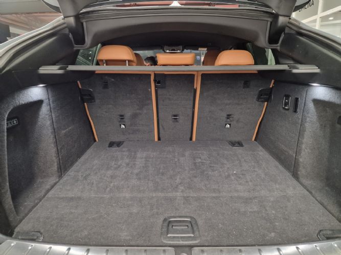 BMWX4 xDRIVE 20D Pack M