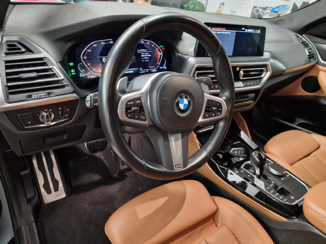 BMWX4 xDRIVE 20D Pack M