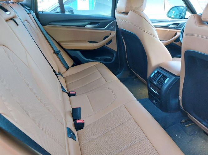 BMWX4 xDRIVE 20D Pack M