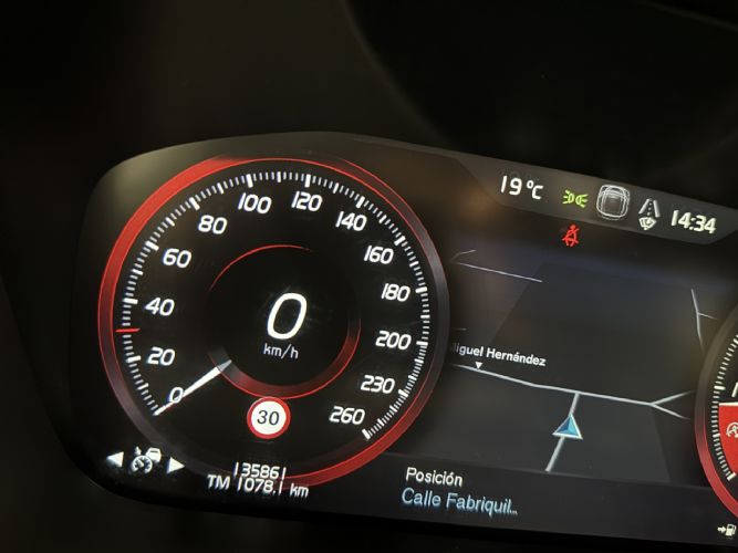 VOLVOV90 CROSS COUNTRY D4 190CV OCEAN RACE