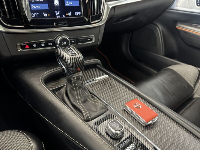 VOLVOV90 CROSS COUNTRY D4 190CV OCEAN RACE