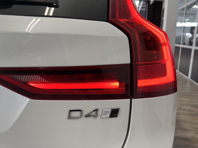 VOLVOV90 CROSS COUNTRY D4 190CV OCEAN RACE