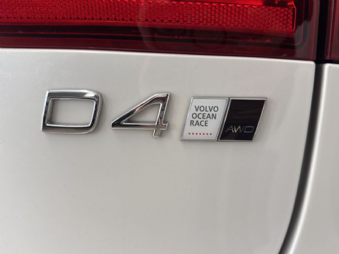 VOLVOV90 CROSS COUNTRY D4 190CV OCEAN RACE