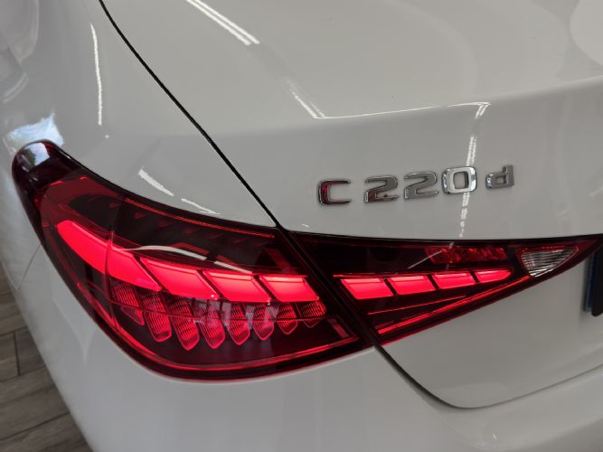 MERCEDESC220D AMG 200cv