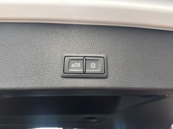 AUDIQ2 35 TDI 150CV BLACK LINE STRONIC