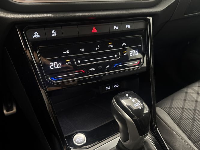 VOLKSWAGENT-ROC 2.0 TDI RLINE 110KW 150CV DSG