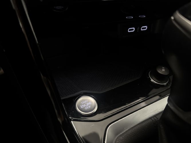 VOLKSWAGENT-ROC 2.0 TDI RLINE 110KW 150CV DSG