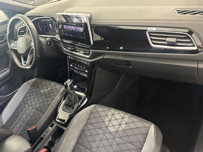 VOLKSWAGENT-ROC 2.0 TDI RLINE 110KW 150CV DSG
